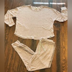 Nine West Lounge Wear 2 Piece Set, Size Large, Leopard Print With Velvet Trim